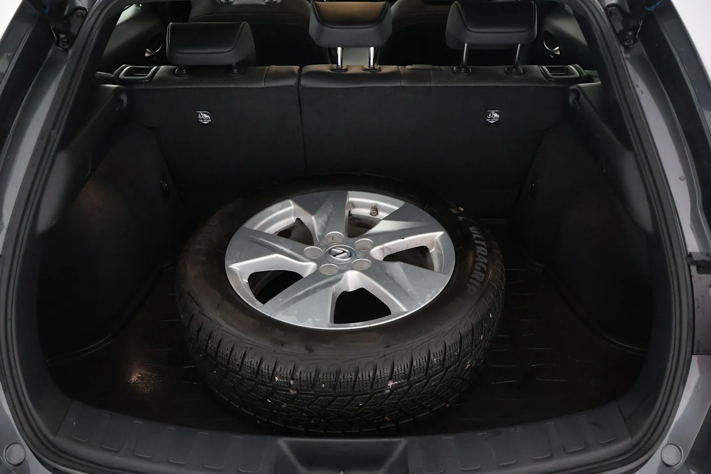 Car Image - 3Lxx1tuTk9mJaAMqc6ot8L