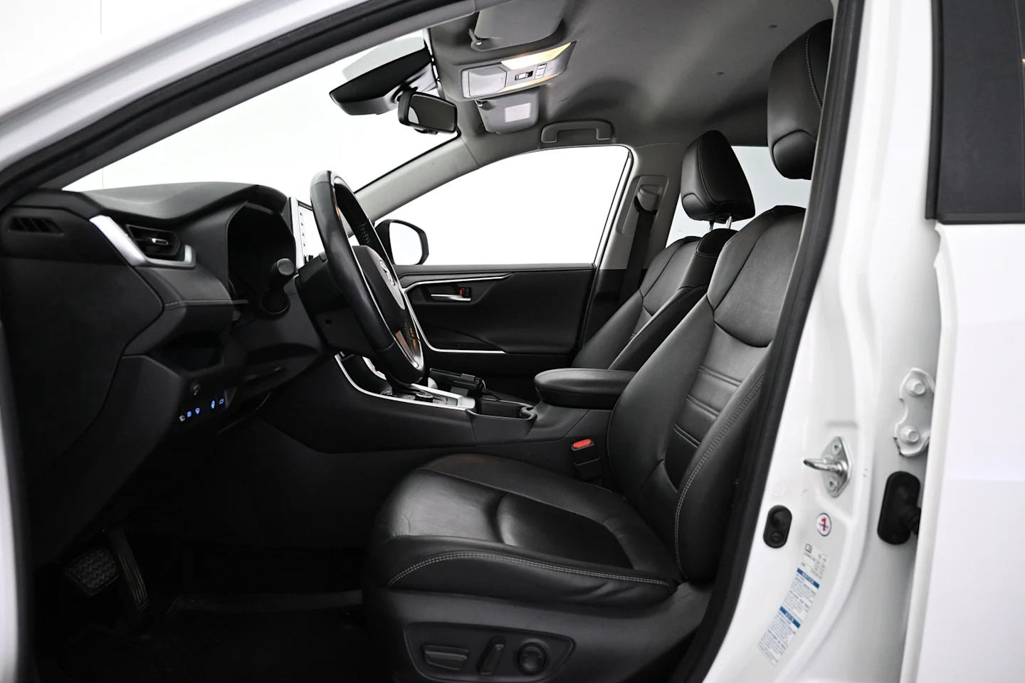 Car Image - 1Bbt9sNJN3UJs9PNpgaV8F