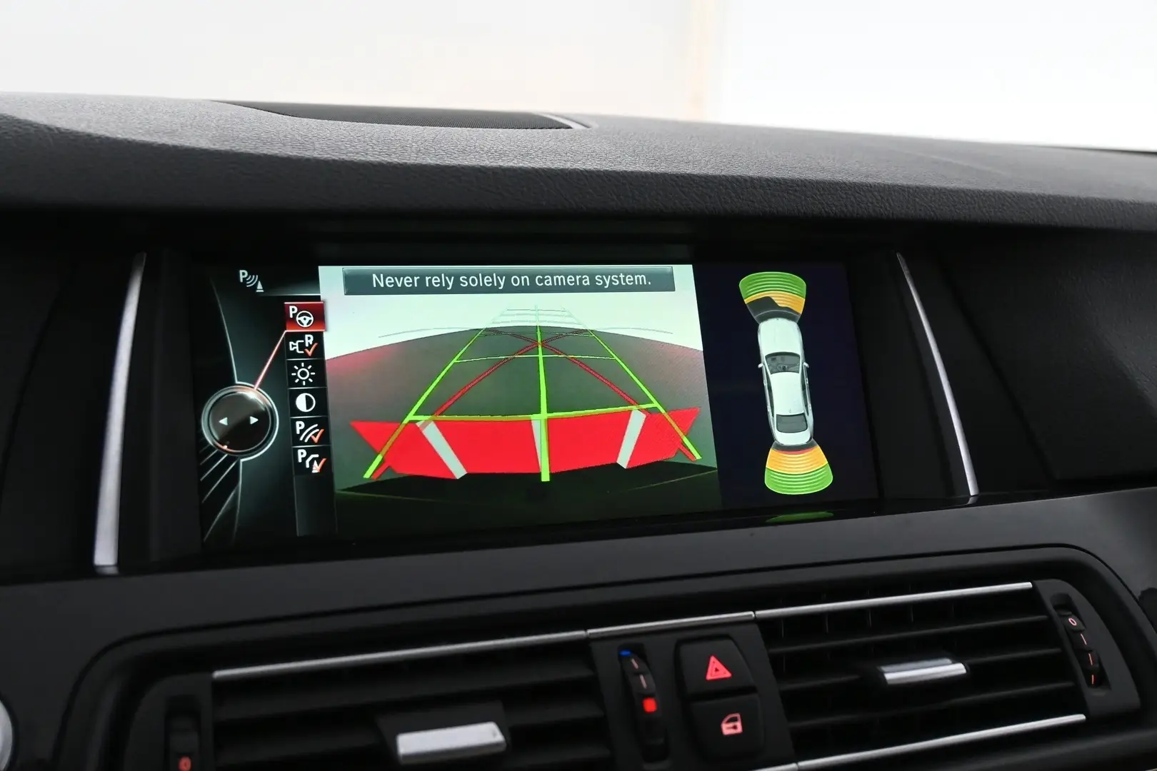 Car Image - 2QlVBRasV1XKM1xrVUv5nd