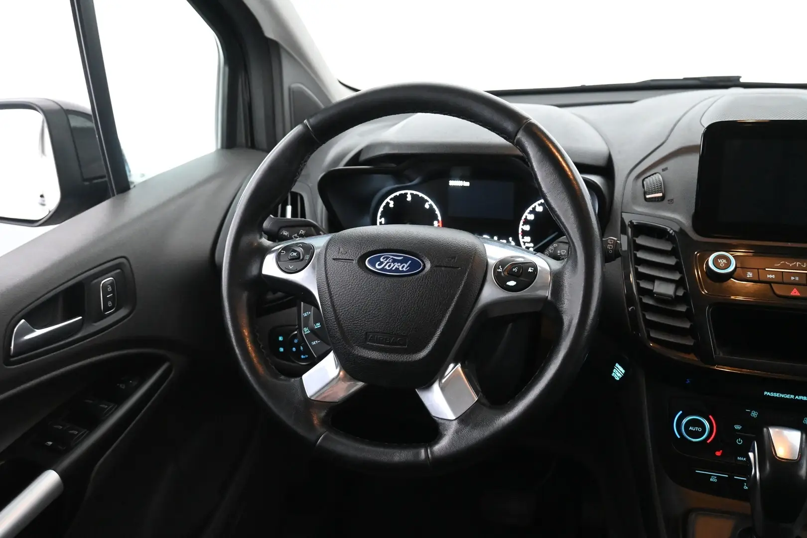 Car Image - 2J003JgOxcwxxtTTQqQmKE