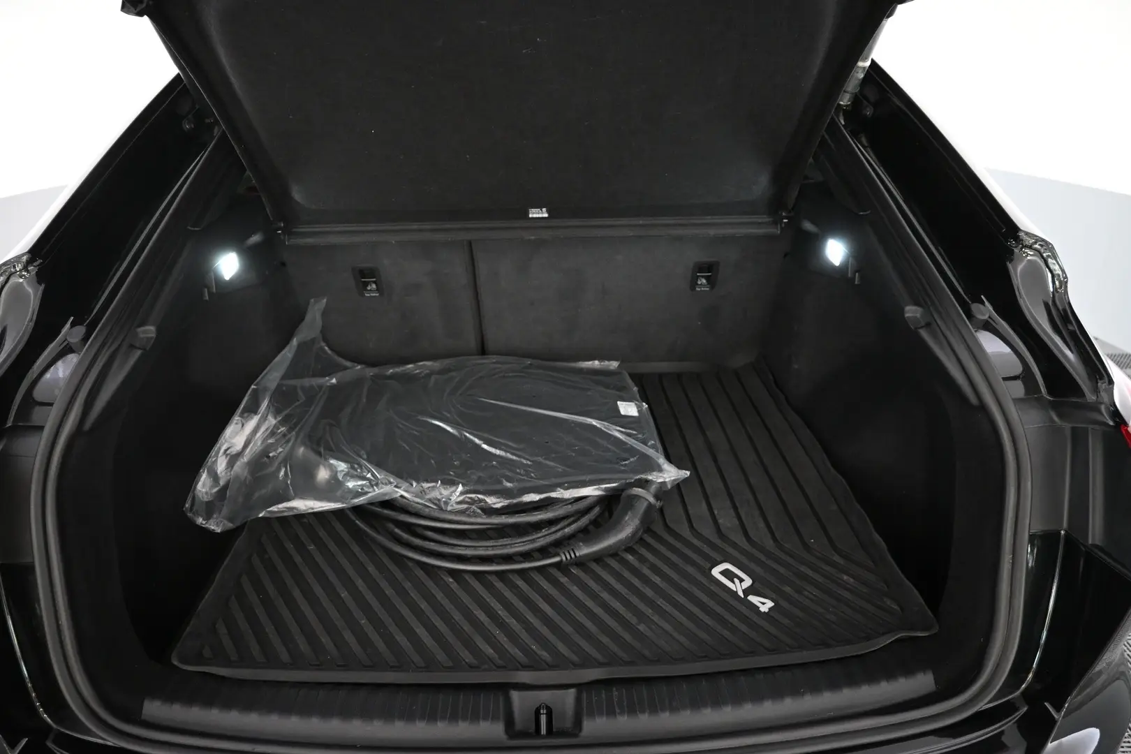 Car Image - 2bX5vKIBSfr9AujxOupn6l