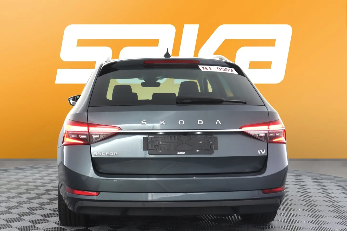 Car Image - 18XN1WL3c4vSF55U1BgOzL