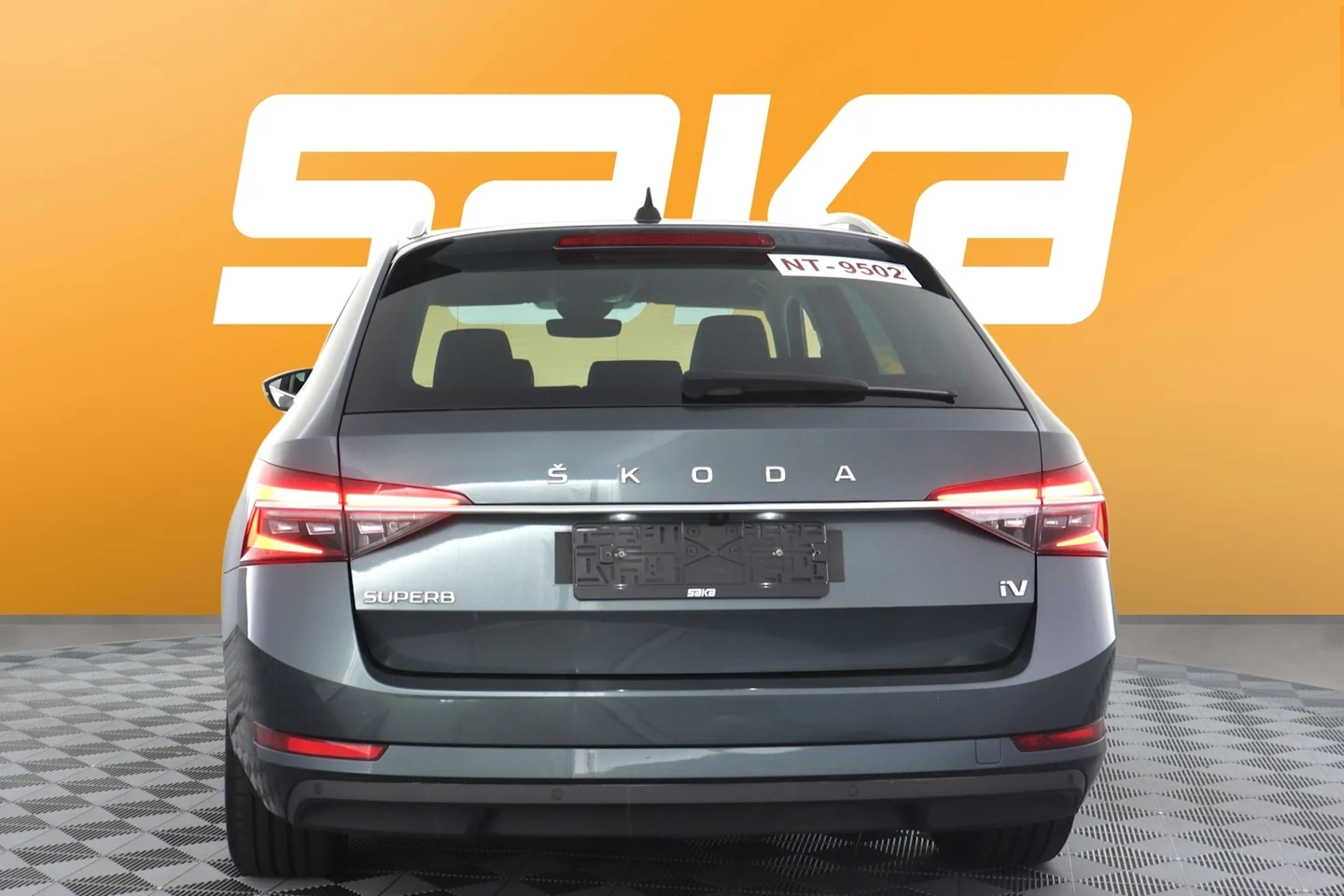 Car Image - 18XN1WL3c4vSF55U1BgOzL