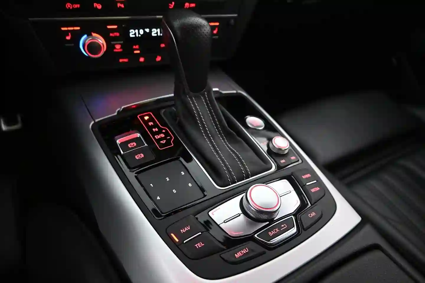 Car Image - 4vZA4TXxZTKUvXRzIKnhdy