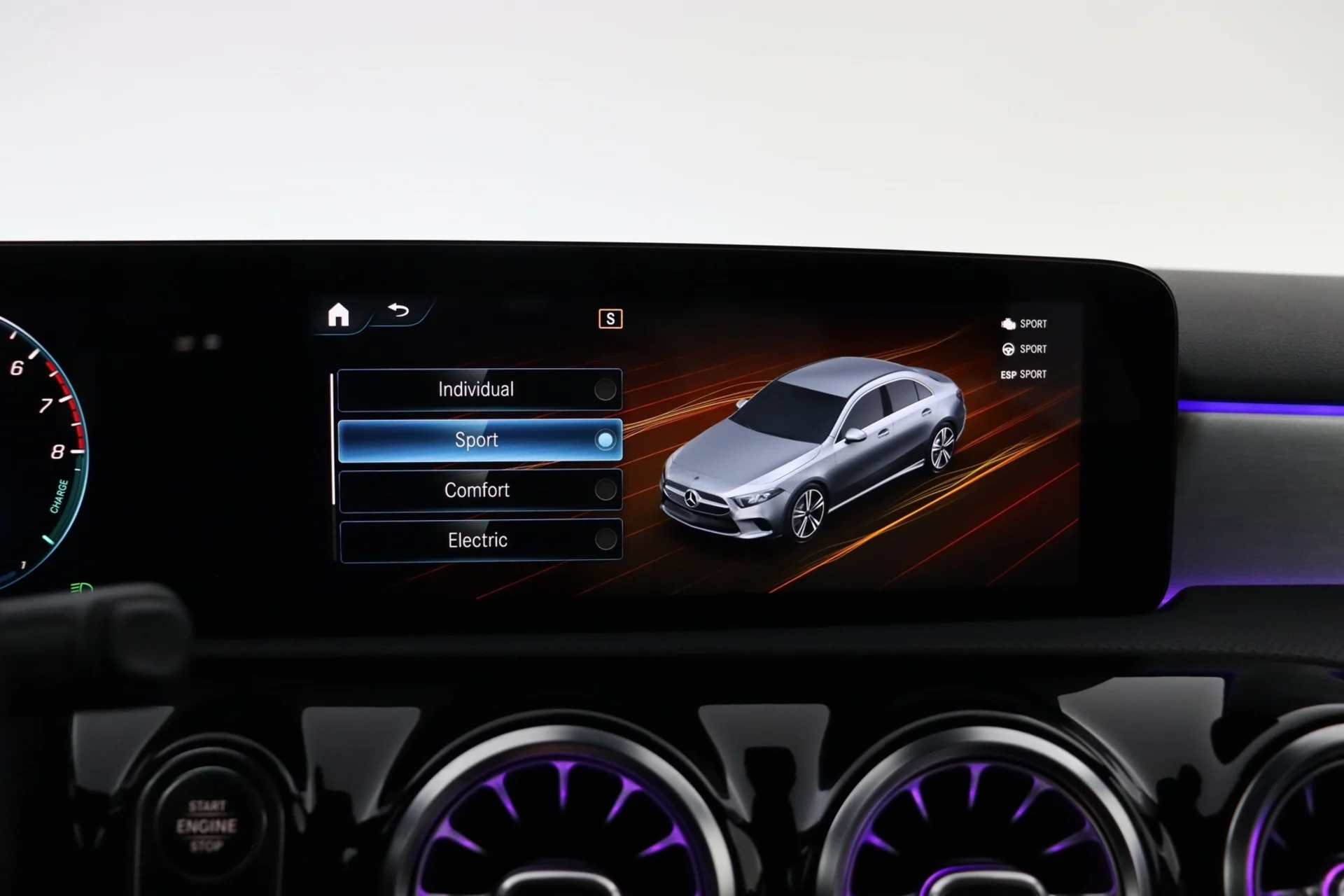 Car Image - 2w3aaUUpwwbrUfxaOp8Ati