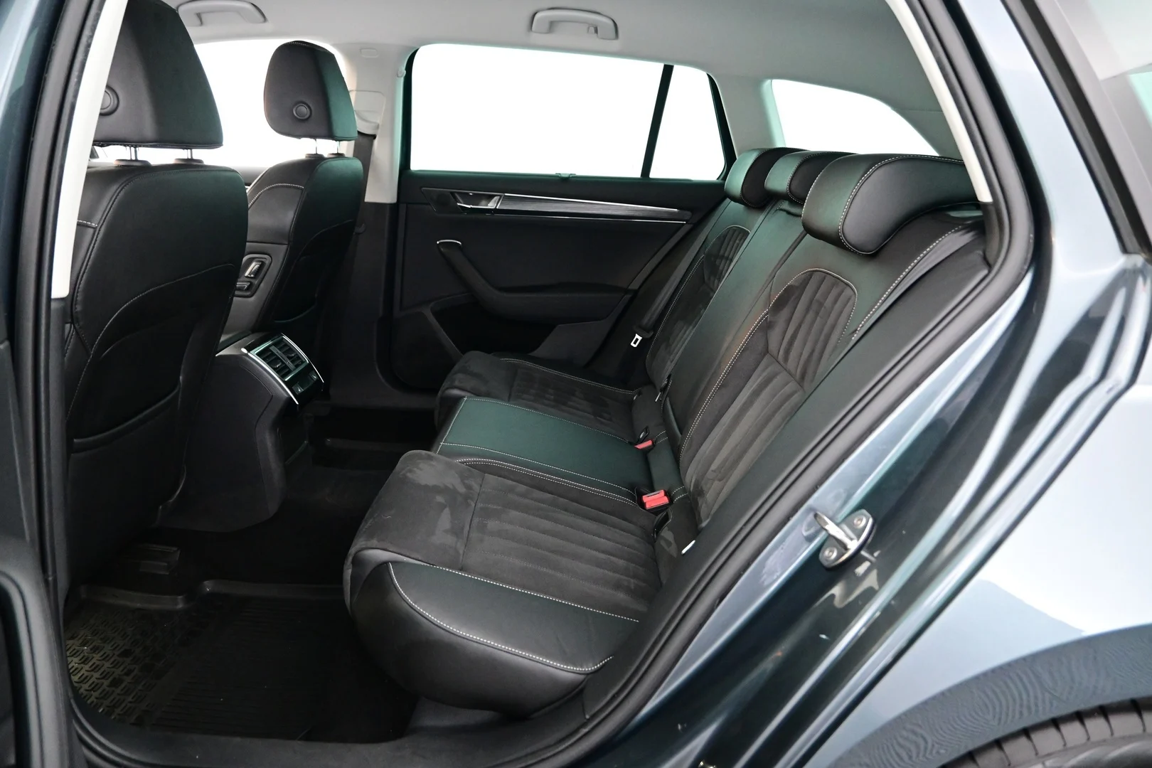 Car Image - 3S5zY9zqzUupQrTQX6AqvG