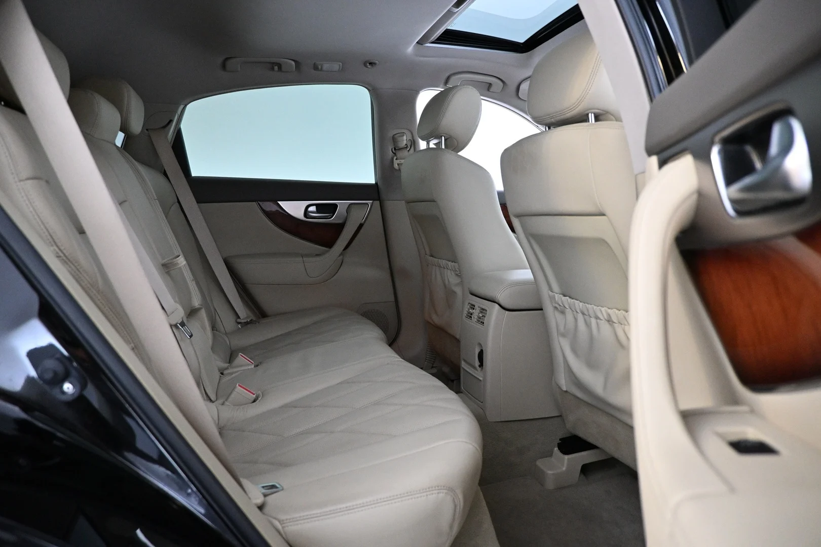 Car Image - 2o9FnhZvkXn25YLTKzQGaX