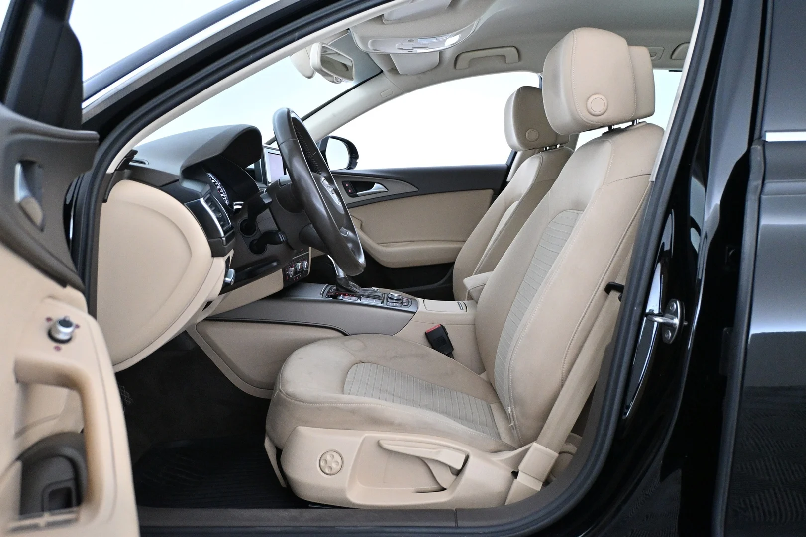 Car Image - 5Xpk6KcLlAqFs4XUJ6RbkH