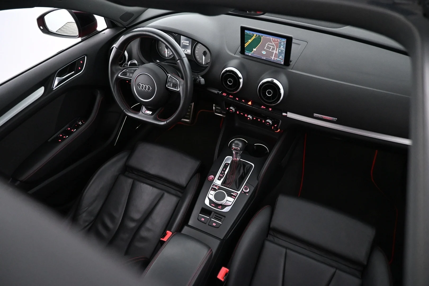 Car Image - 7uNI1i5SZ3SiNk5jHLamuD