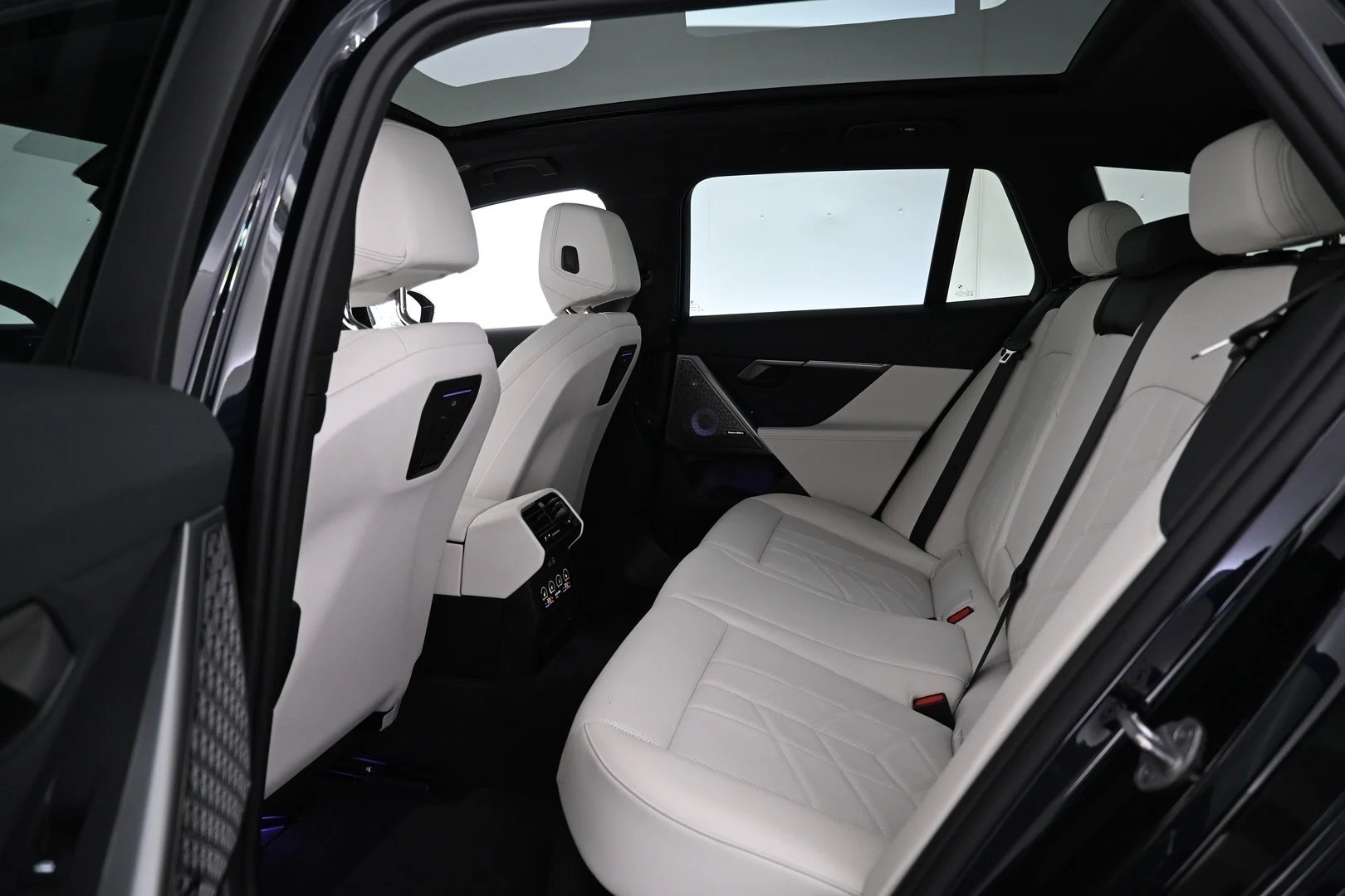 Car Image - 5tsARDLsTrSnImvRlgSMk9