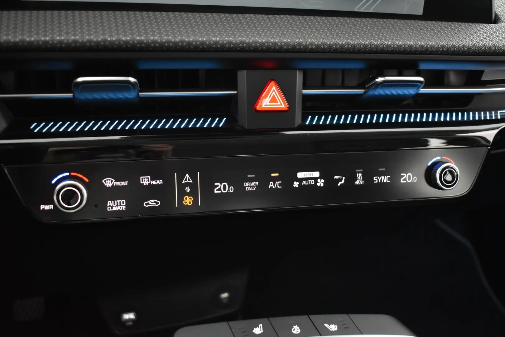 Car Image - 2VW3aPDBCmZc1B8tns5rHx