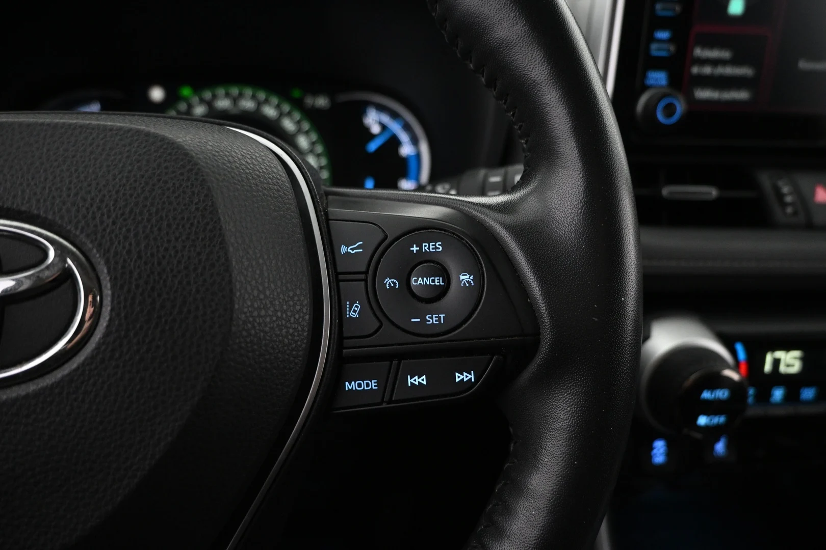 Car Image - 2WxJwRfhqZlhnFwJi2Y3m8