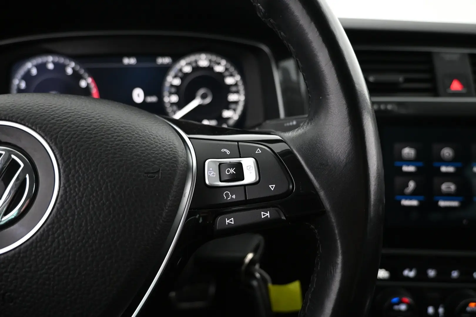 Car Image - 3xc09QO6xg85KbtzEDsQrM