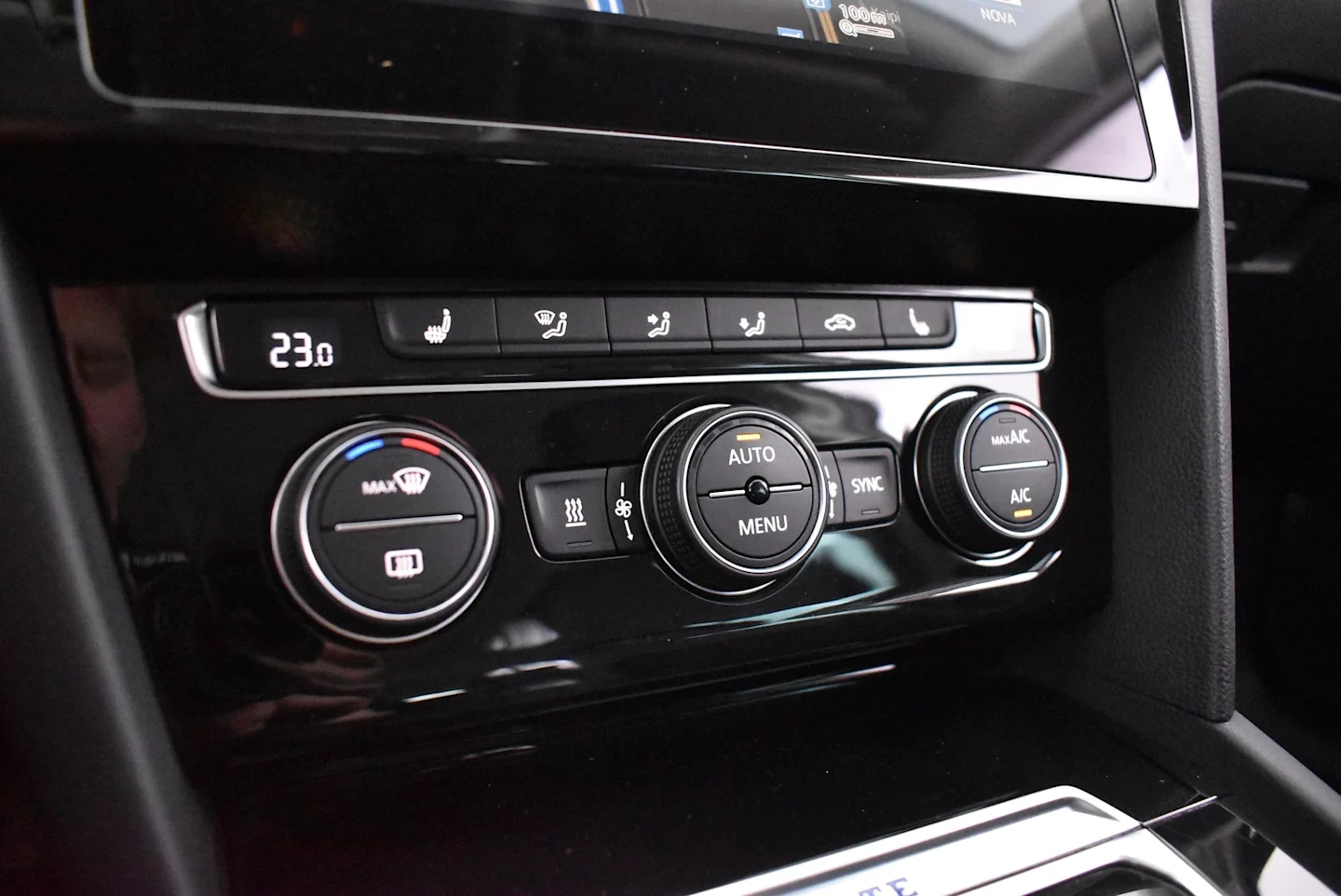 Car Image - CBLQ5gAoPwpCgIDHMj8a9