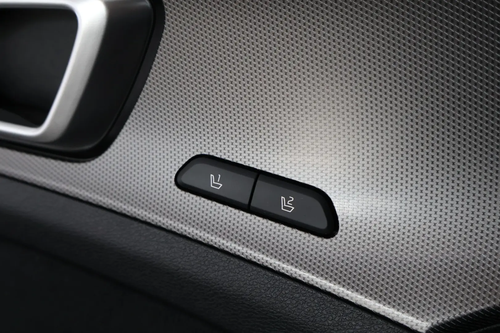 Car Image - 1yqdAczyaTzx3g9MVCuj0G