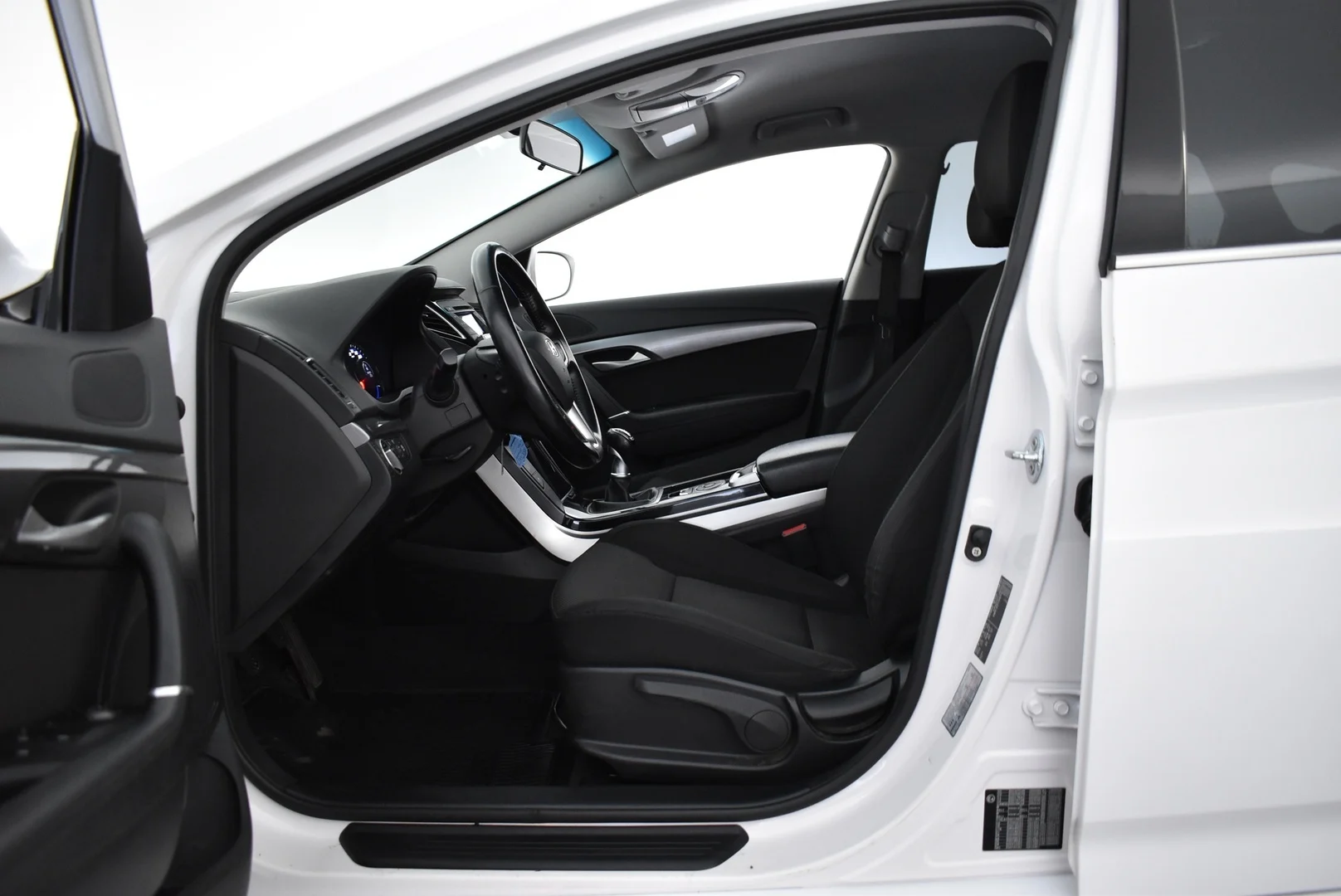 Car Image - 3Bk0uDz8ugWD73KE0cAIgG