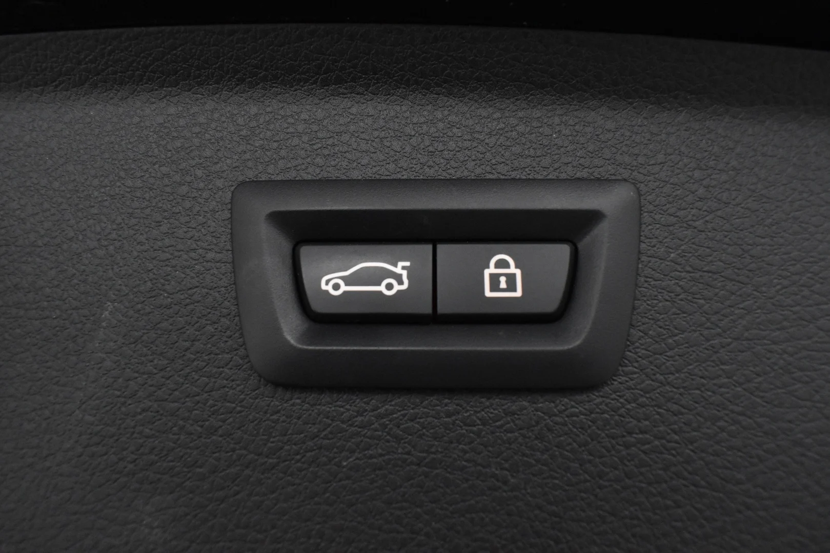Car Image - 1jF1SrMTVBGobDWEWvVhKE