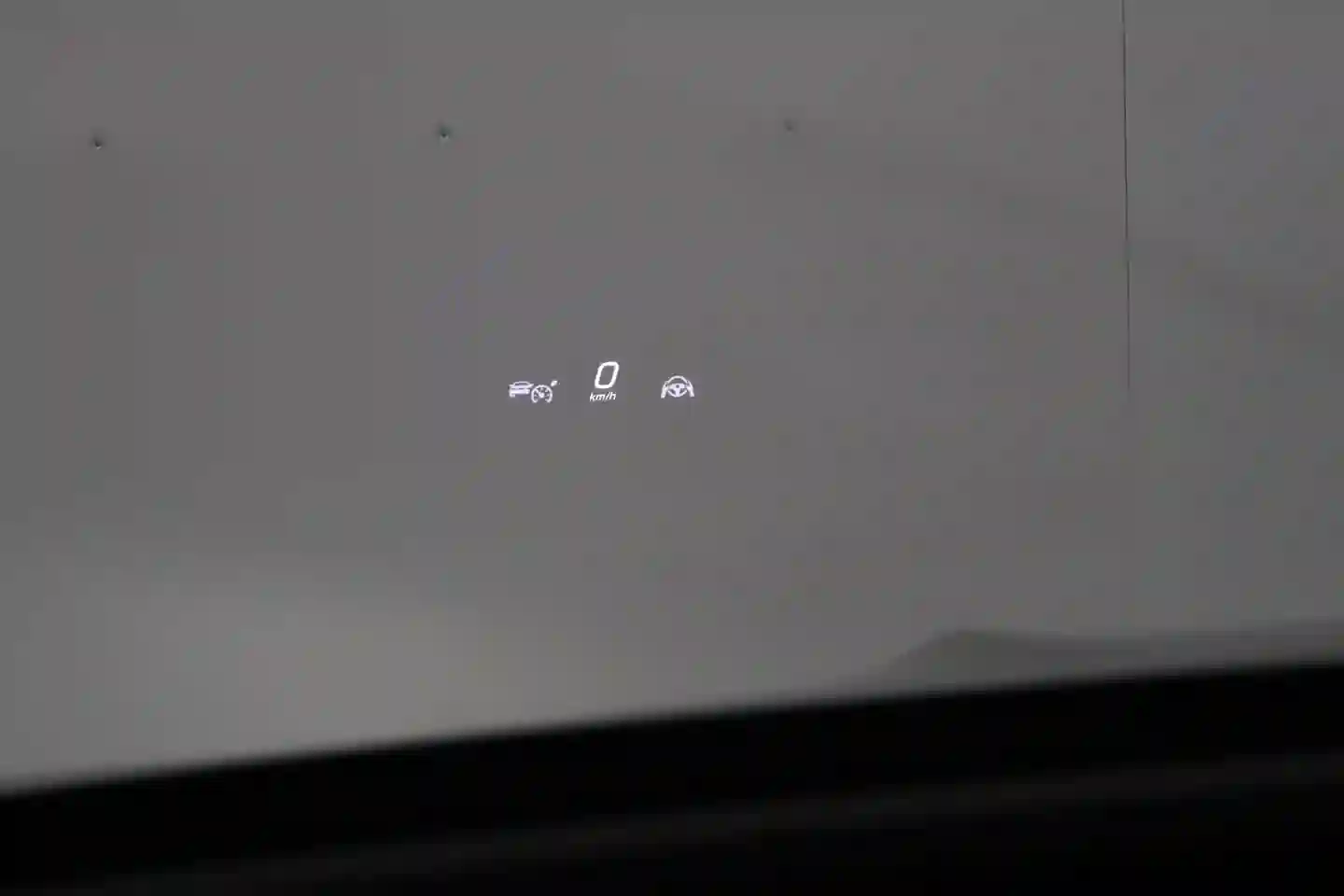 Car Image - zSMg2ikQm8q8U04Lr5DDN