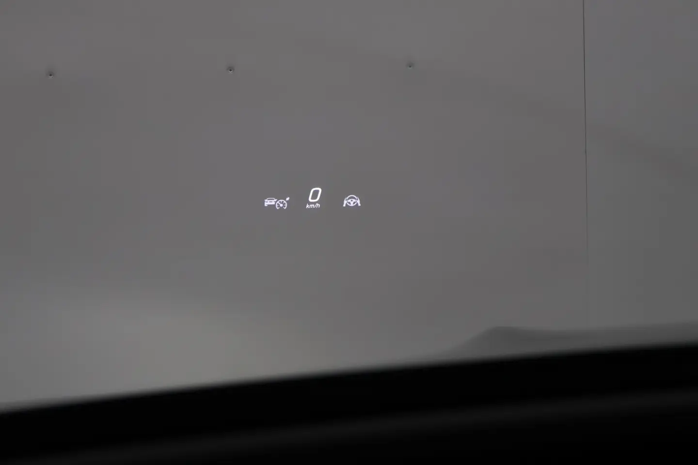 Car Image - zSMg2ikQm8q8U04Lr5DDN