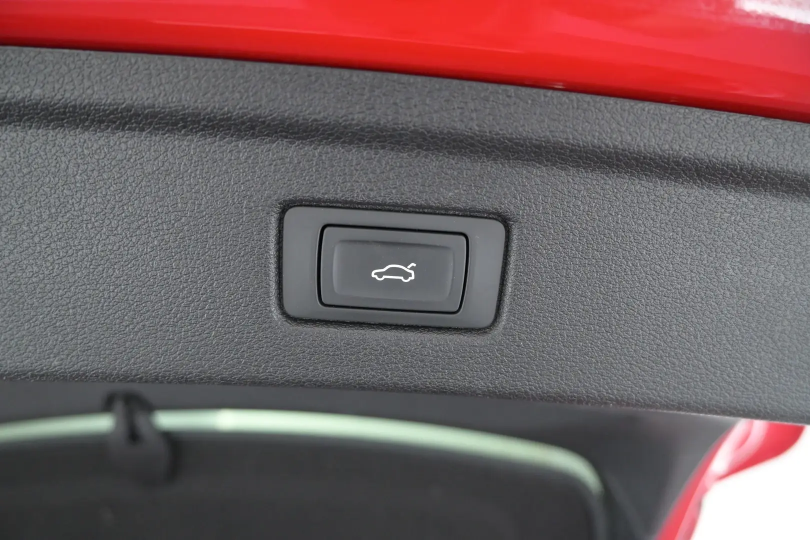 Car Image - 3TiXnLy6w6jK4Dh0HUPRNw