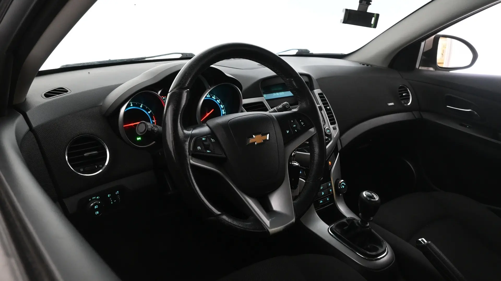 Car Image - 4PI8z8T8bC3XAYFVll6urv