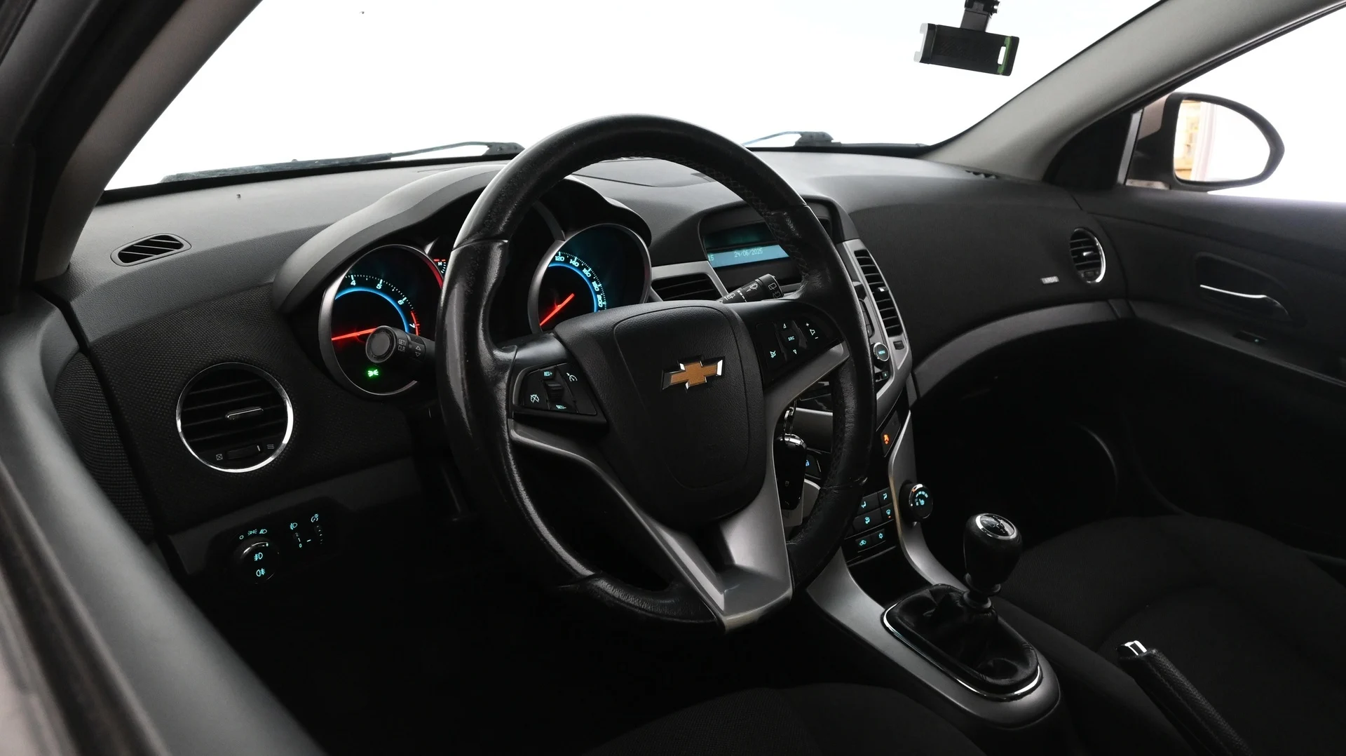 Car Image - 4PI8z8T8bC3XAYFVll6urv