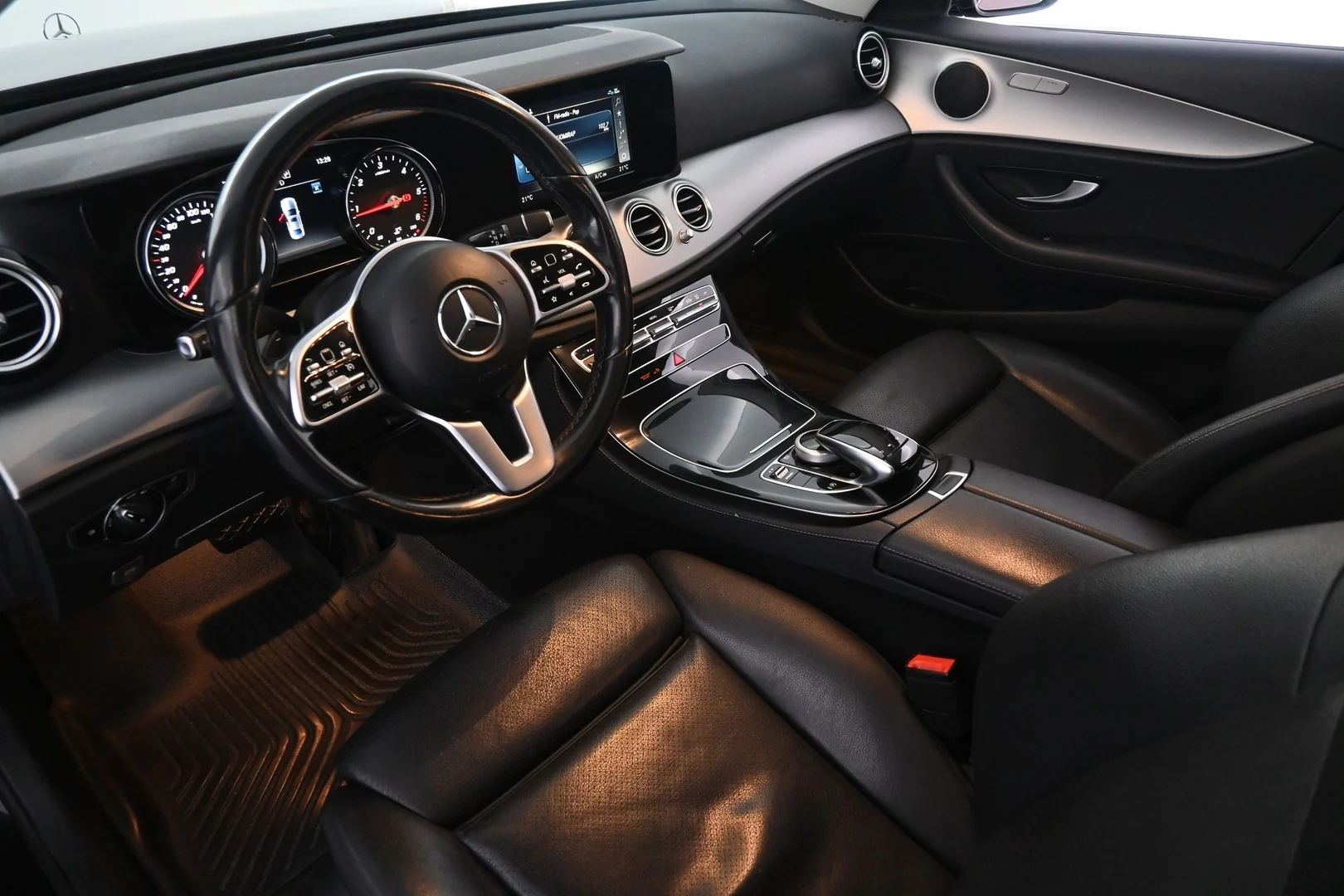 Car Image - 6S7HdpMqQaBxi0x1N3ZODT