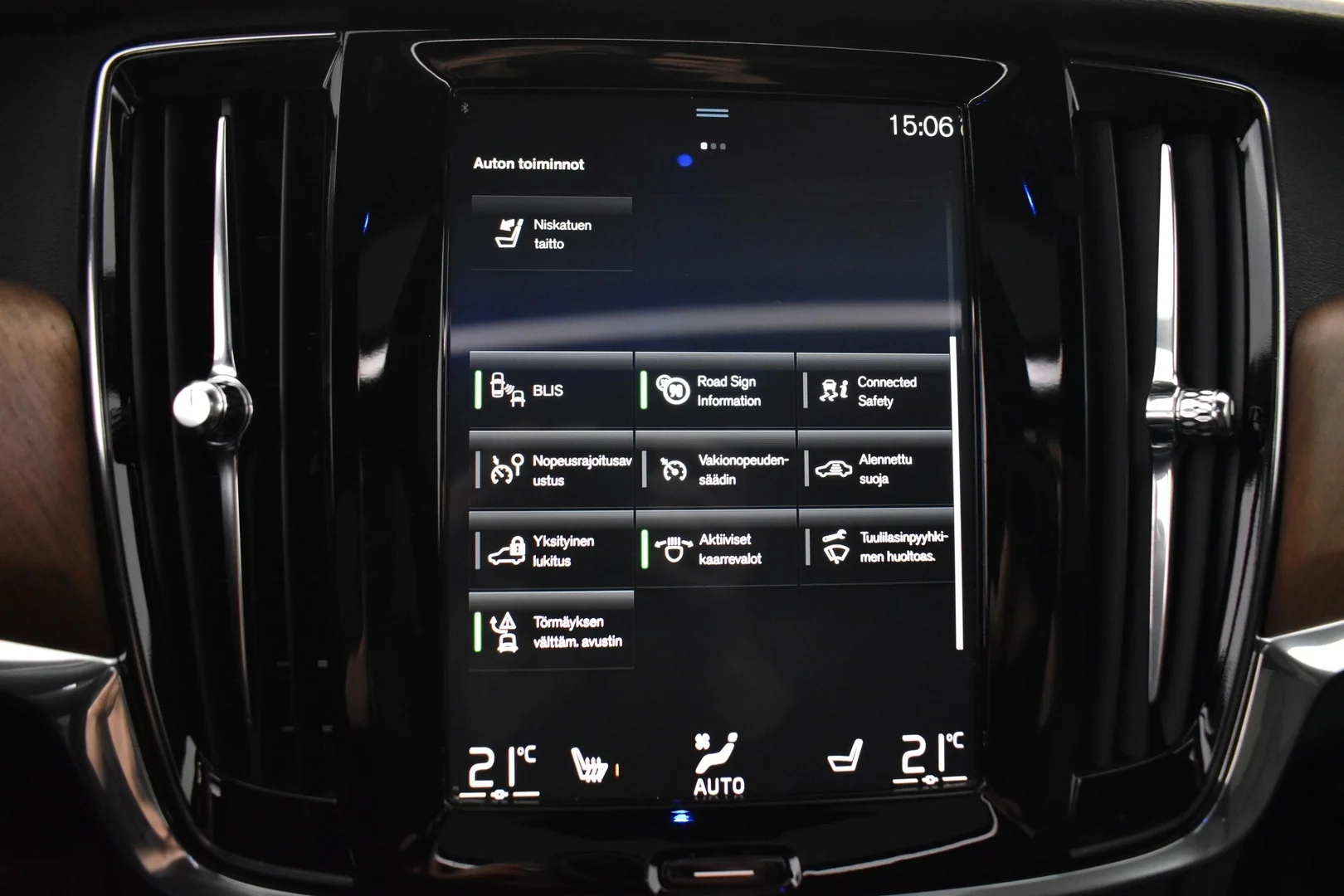 Car Image - LYCpB4ppCbdd3IlqIJheU