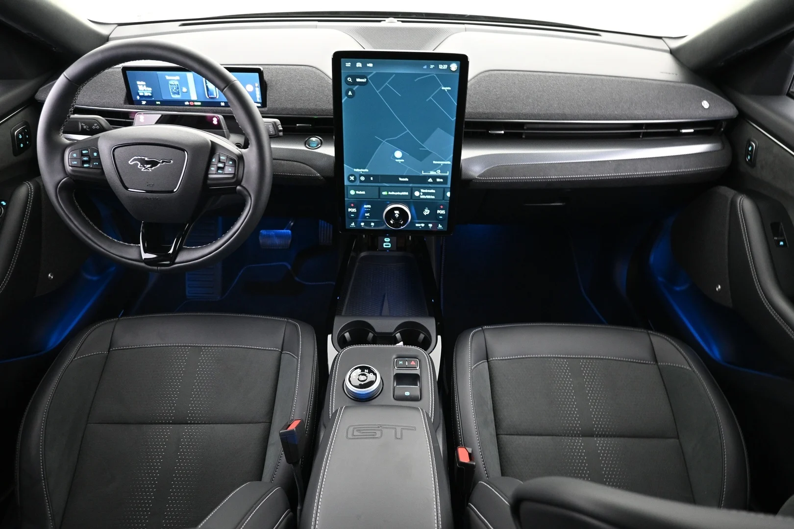 Car Image - 2Ee68aW24NhxR8l2xSF70O