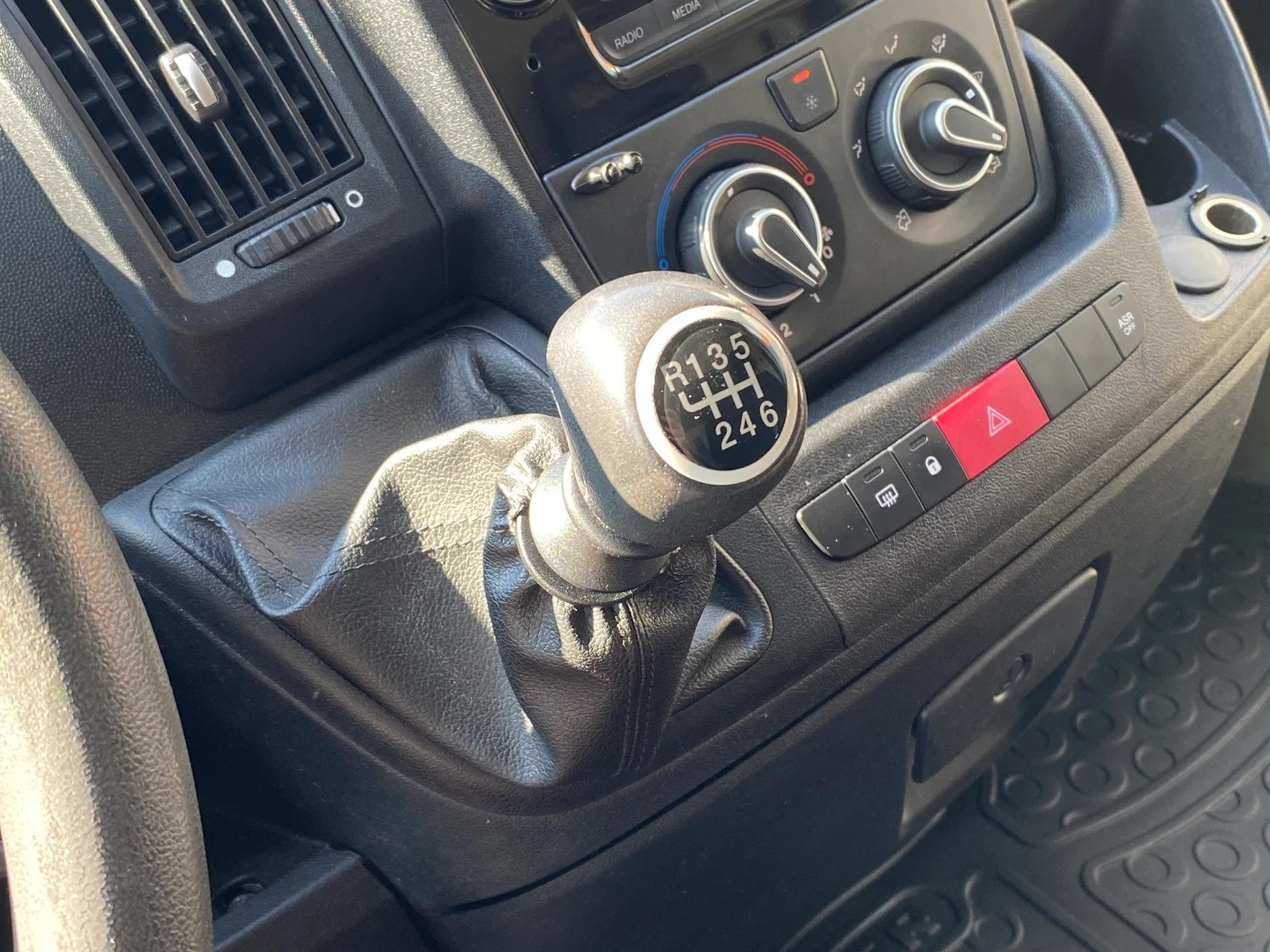 Car Image - 6YYblohDGUN8Q8cFMbiOth