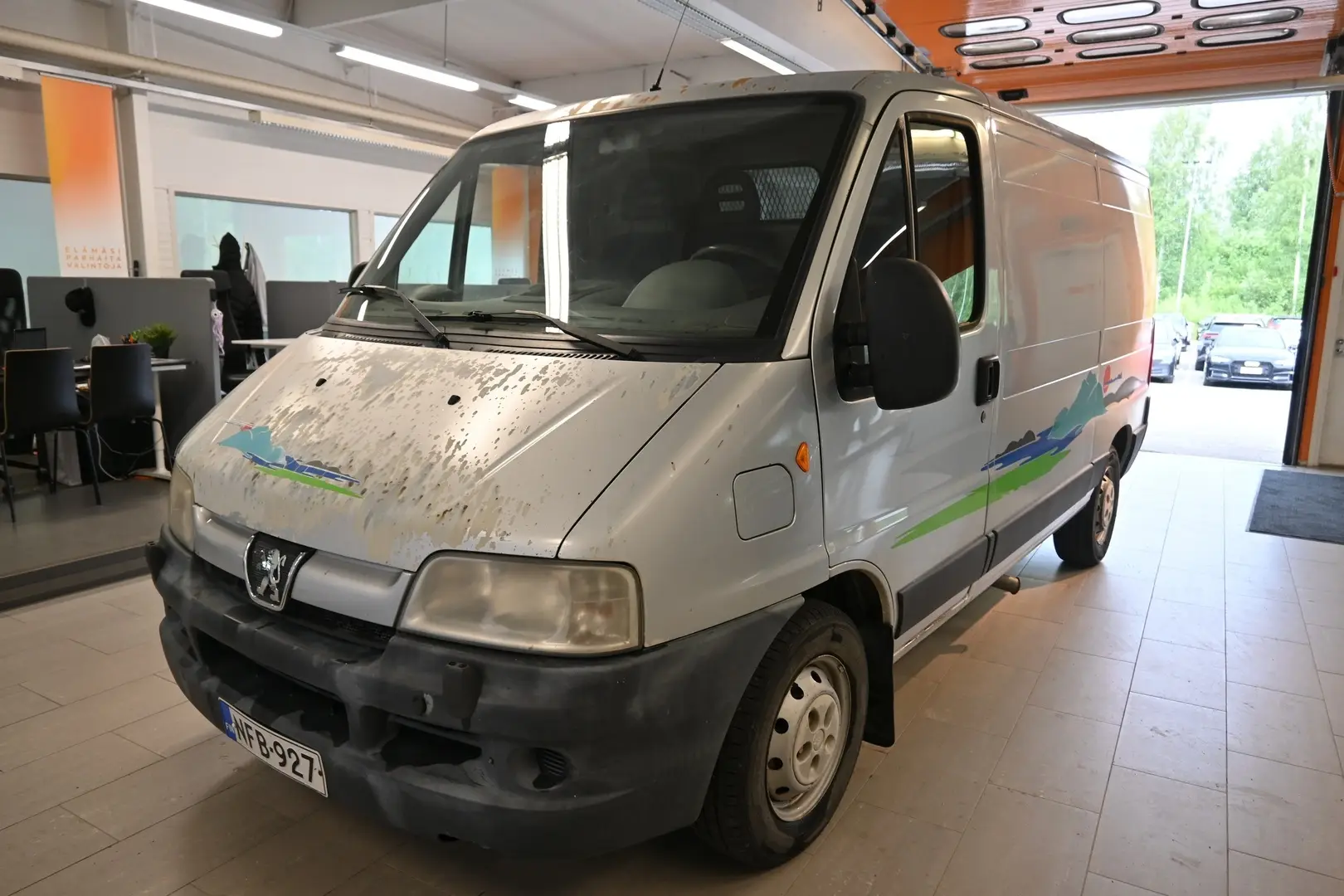 Car Image - 5TzyQ5ywX40qXP3niVTLSM