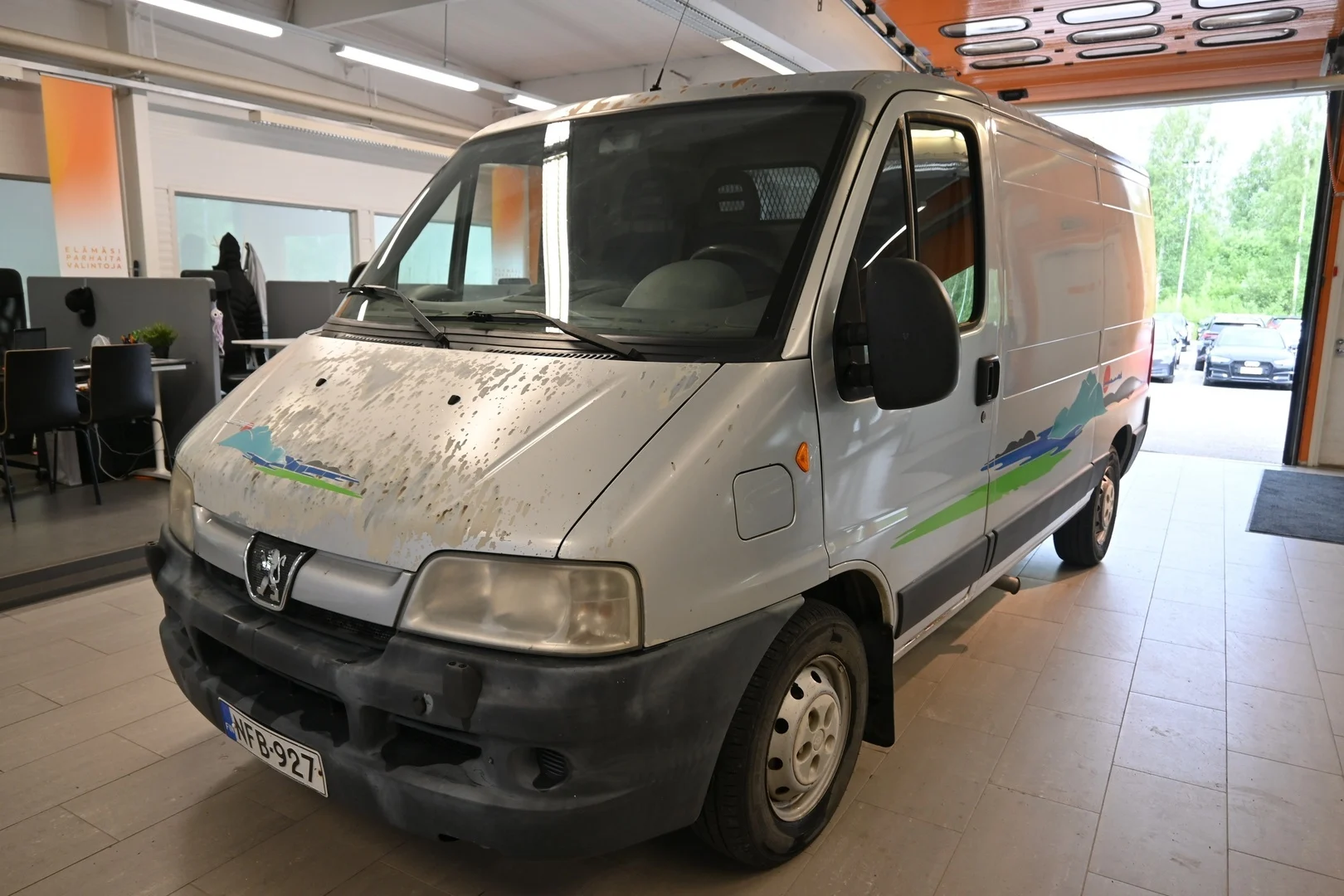 Car Image - 5TzyQ5ywX40qXP3niVTLSM