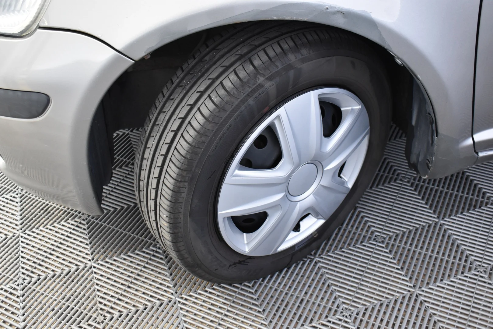Car Image - 10iirDAs5JB9B8ZWdTZV7s