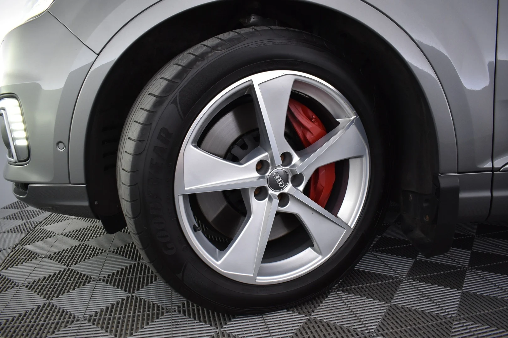 Car Image - 3eriG6w0vRKFIS0kC3oaAQ