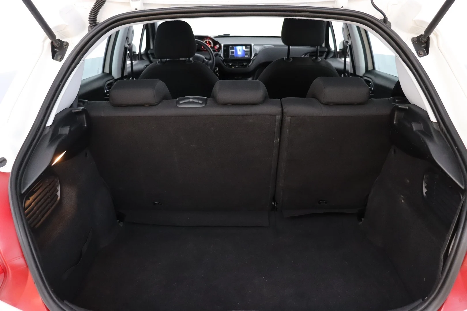Car Image - 1Q6L3dkXDxAHghwNngaJ67