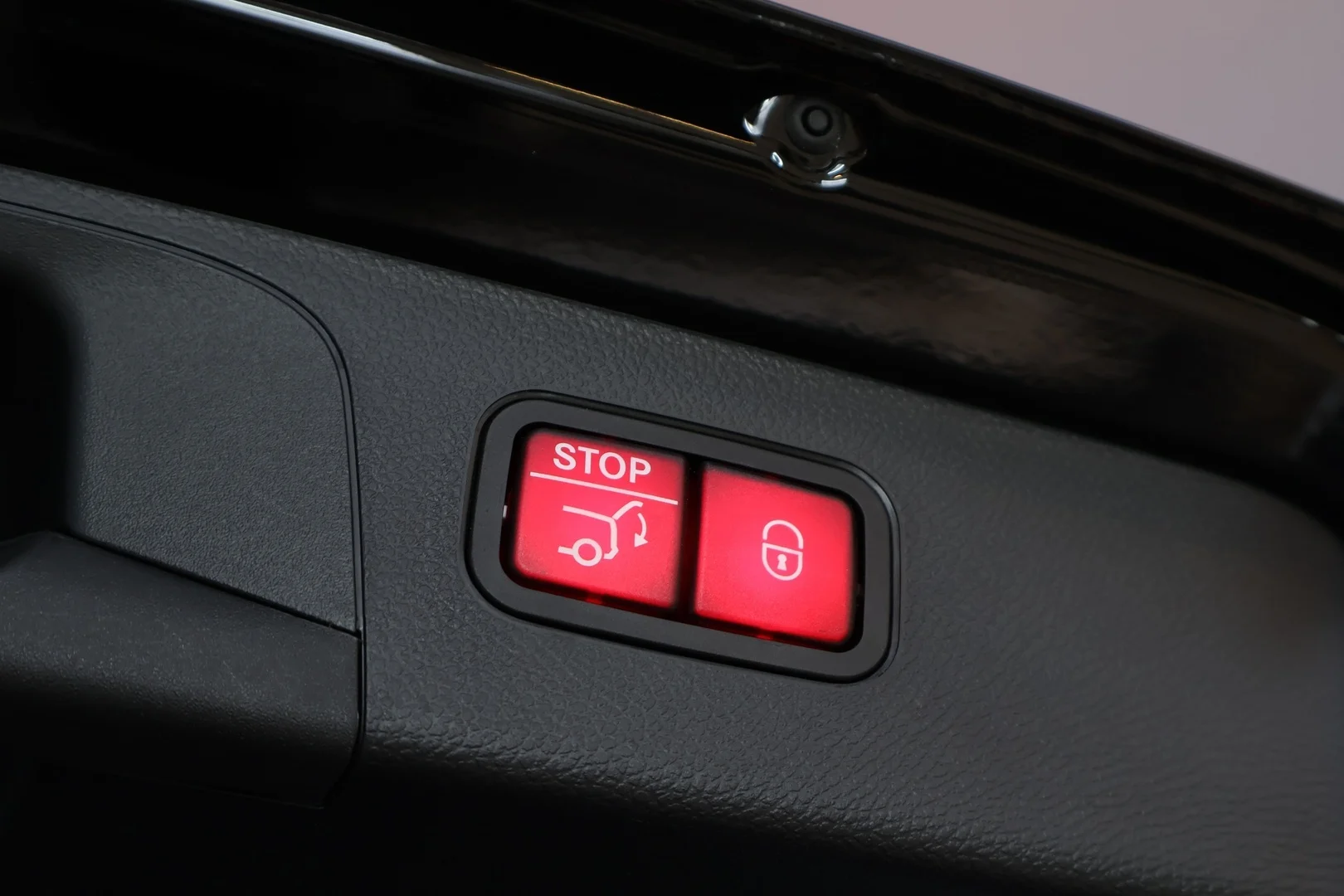 Car Image - 1hEBRstgkKmMHtZzGB8ms9