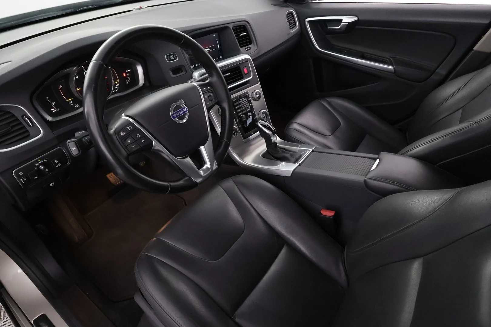 Car Image - 1k9Y3kE85QU2mg2N5uxWPR