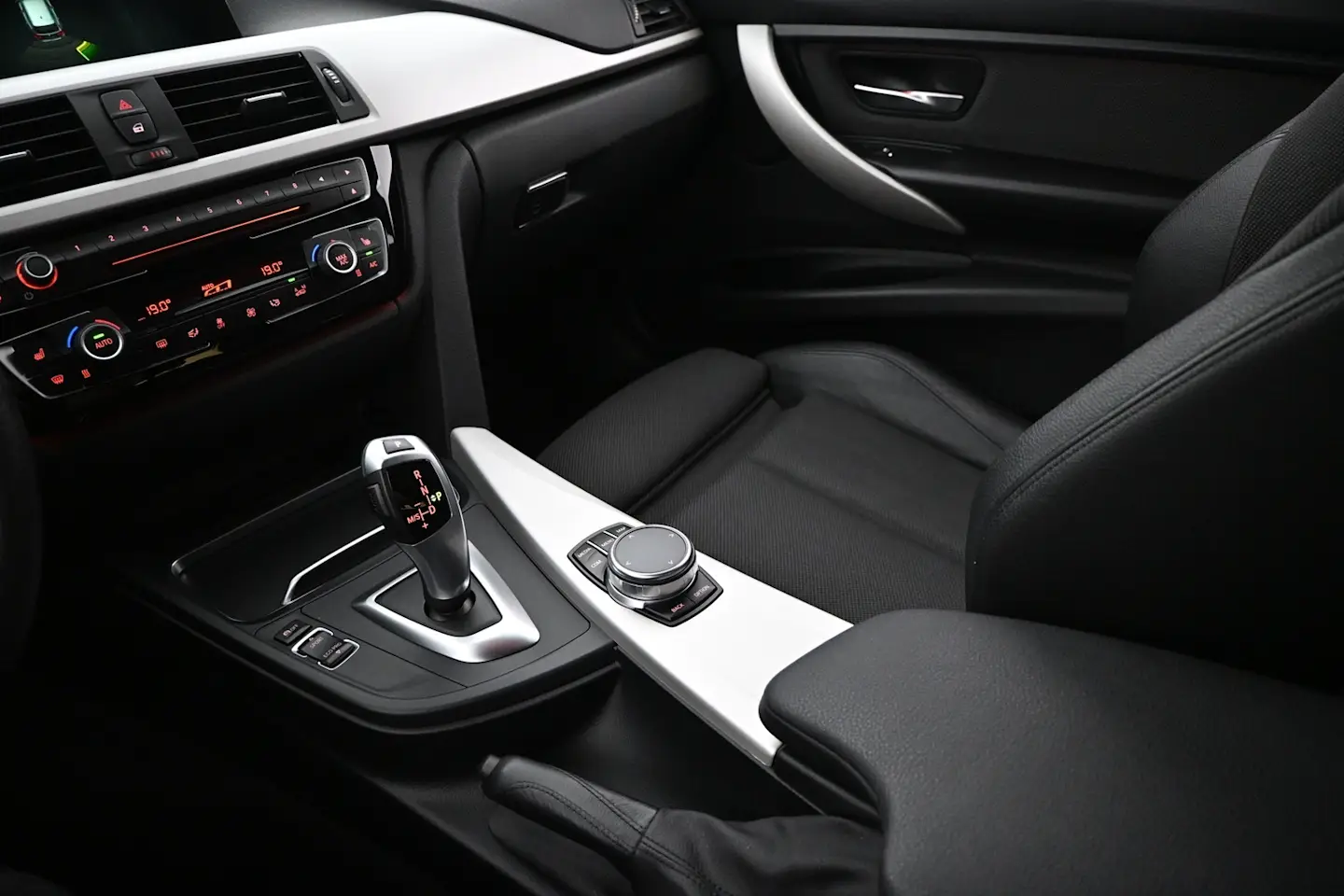 Car Image - 4Q0uElHJepHqargVVtLY0m