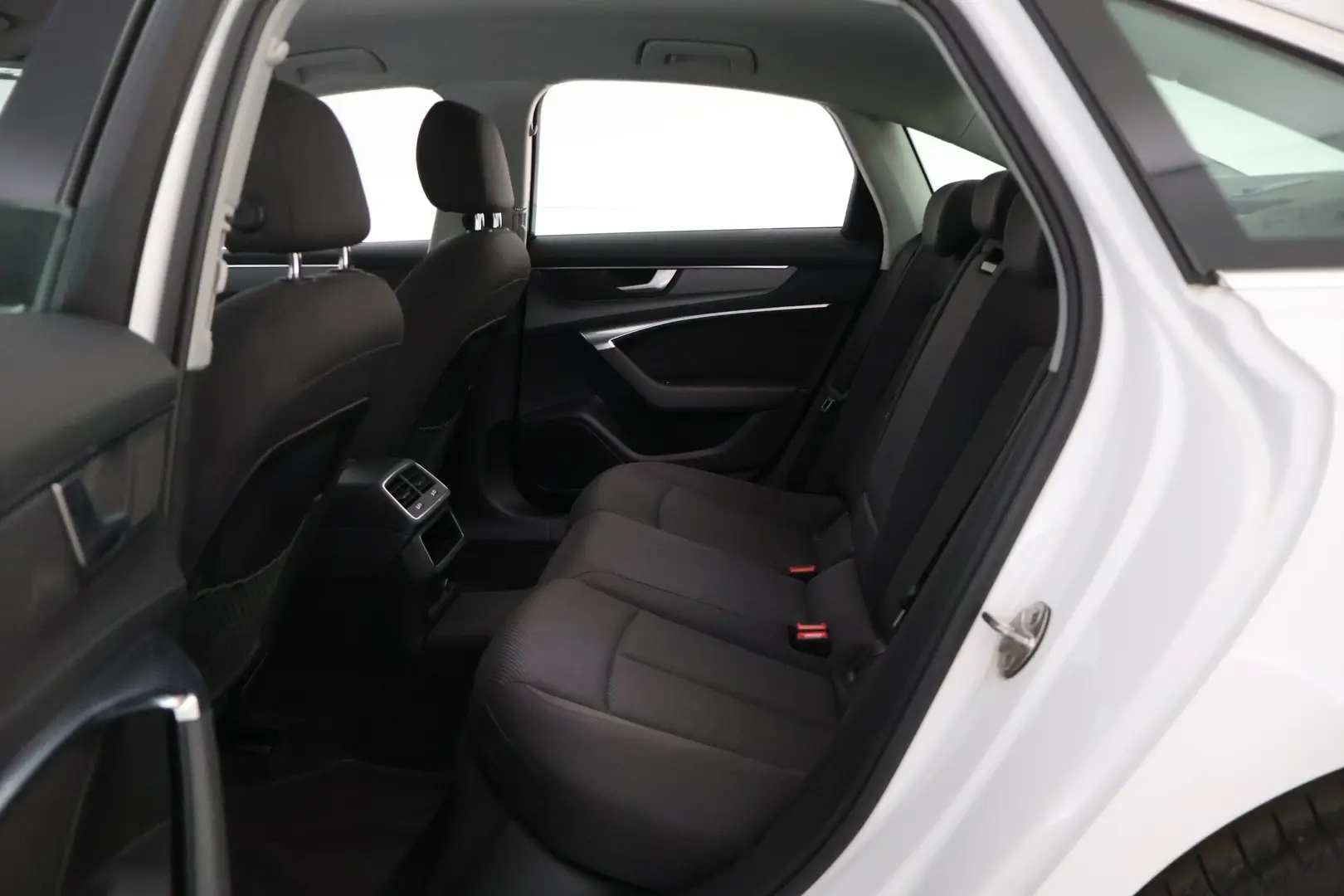 Car Image - 5L1OTJaJ0VXokvxLikw8T6