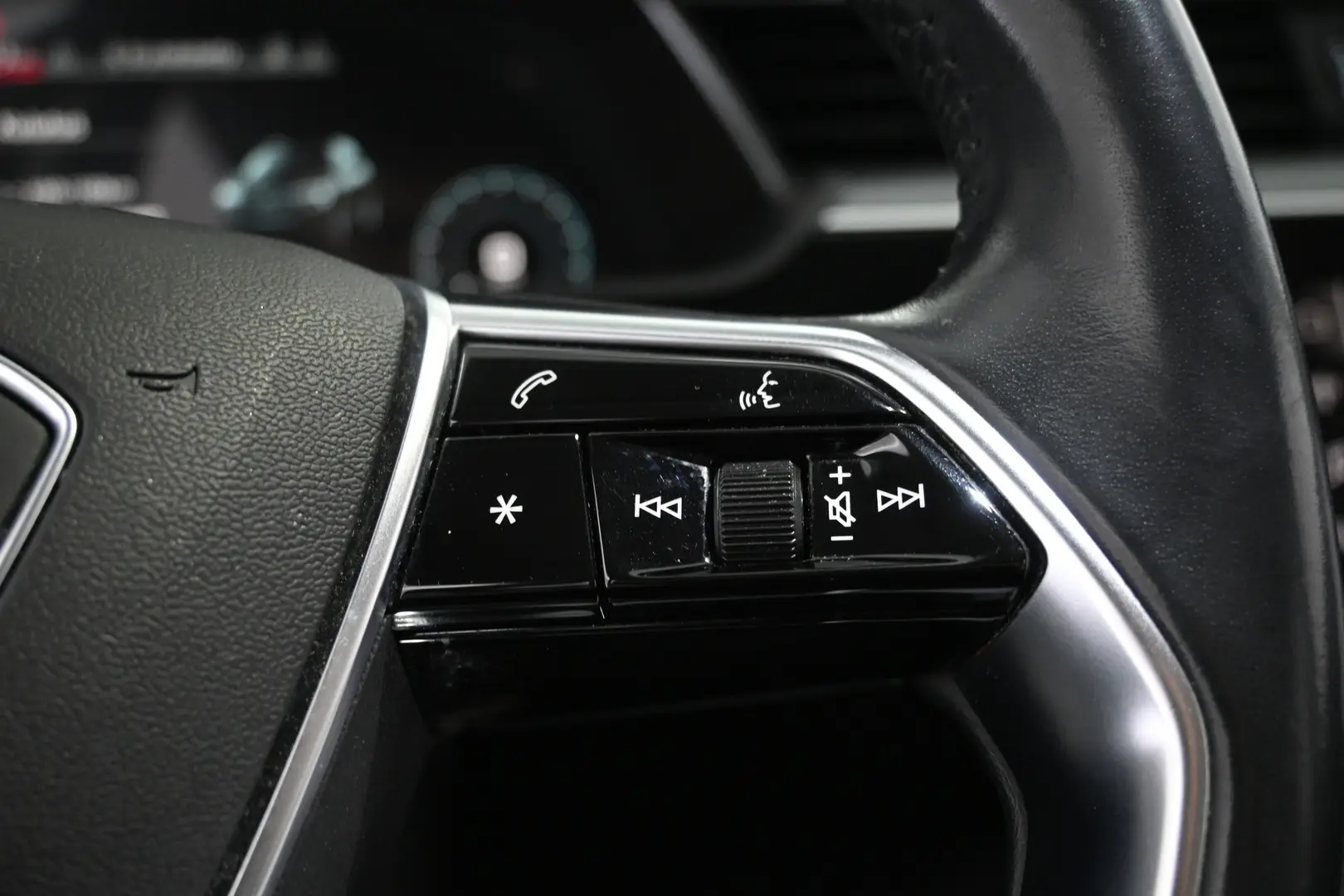 Car Image - 6sb4BRXbpvd8qG8jsCzcry