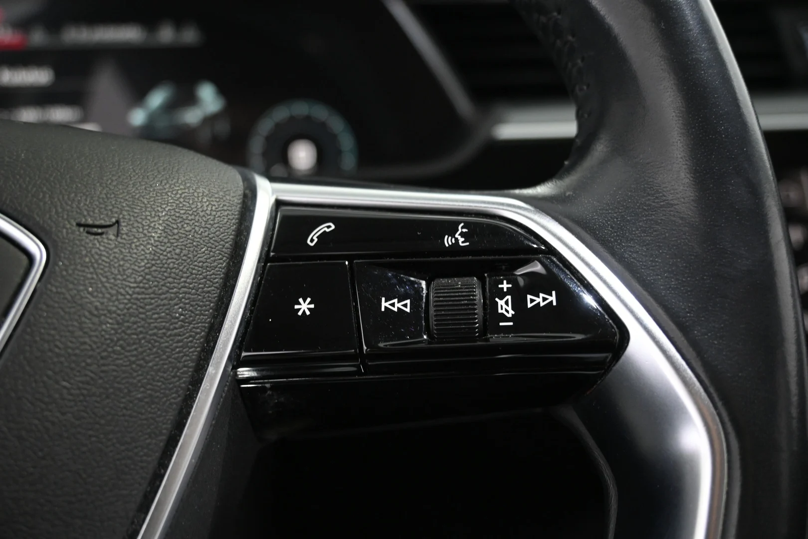 Car Image - 6sb4BRXbpvd8qG8jsCzcry