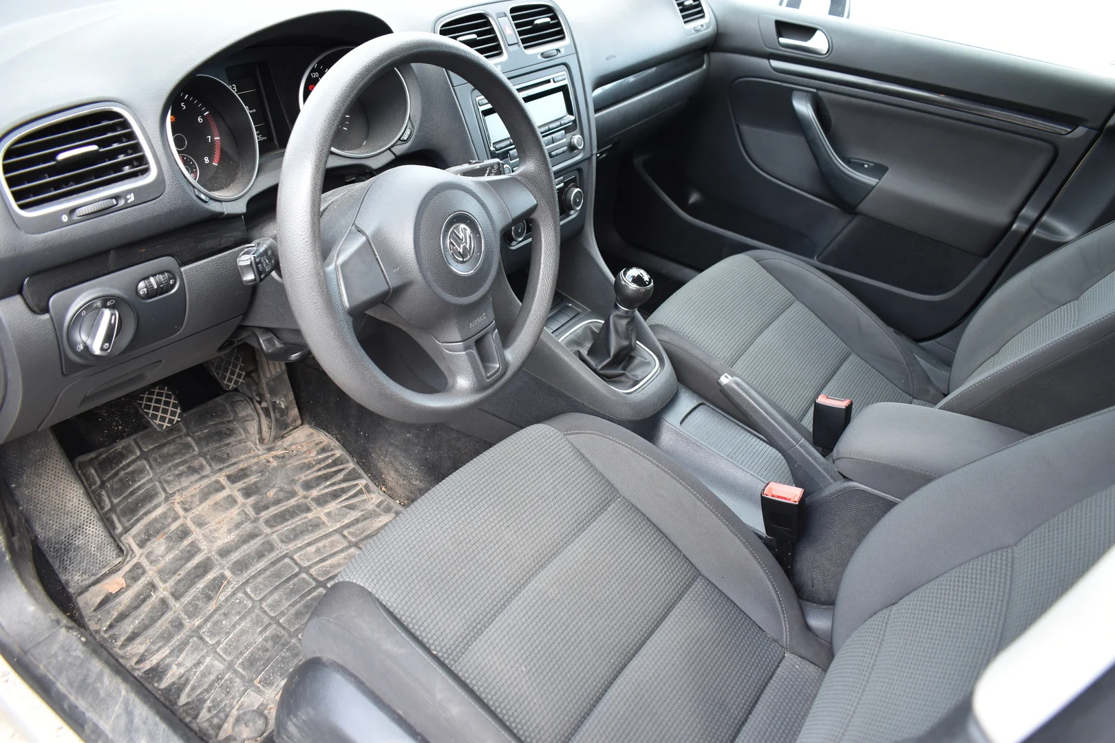 Car Image - 2zyiy1cli5QgAD4EVd4WIl