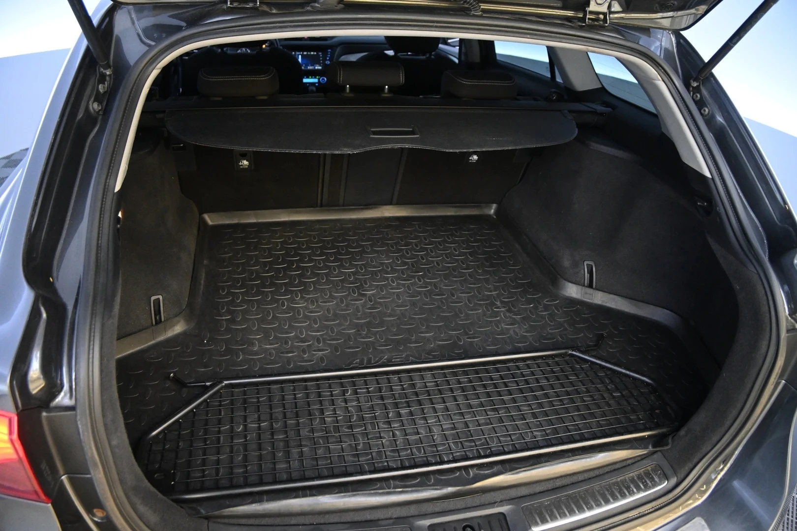 Car Image - 76RXE7U0YpFrol0Q3mAsjZ