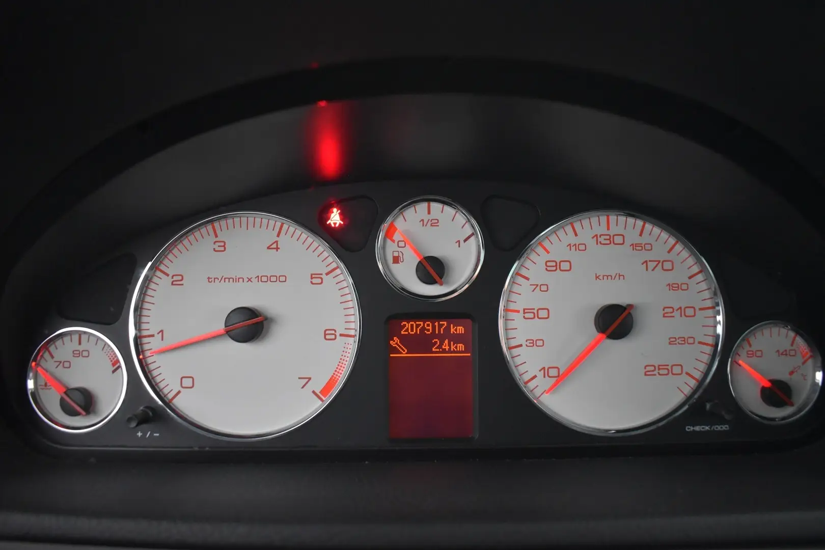 Car Image - lzfwZI20bJ0Knb7JqGROo