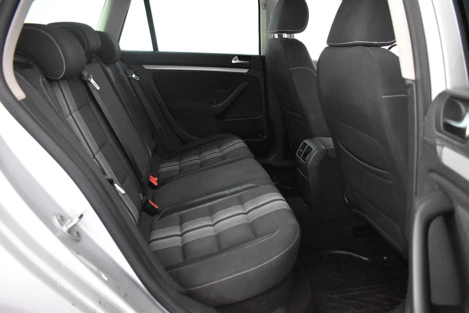 Car Image - tPecNNuE6pGeQL2osxPPP