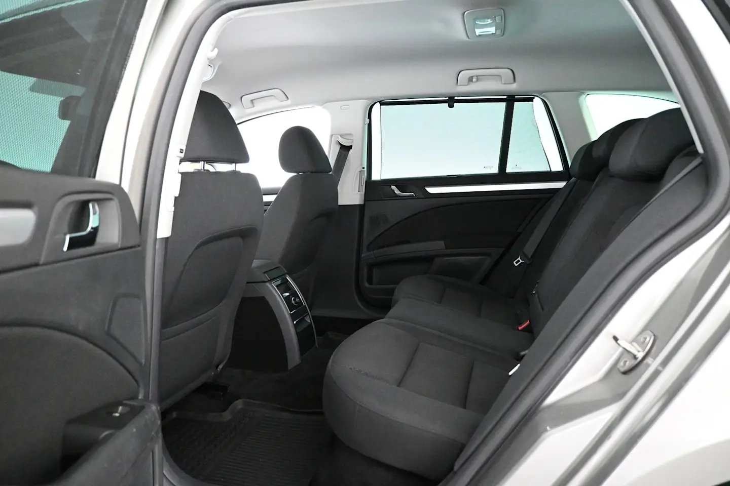 Car Image - 4WLE6v1XhPv6Drqj8eMHpn