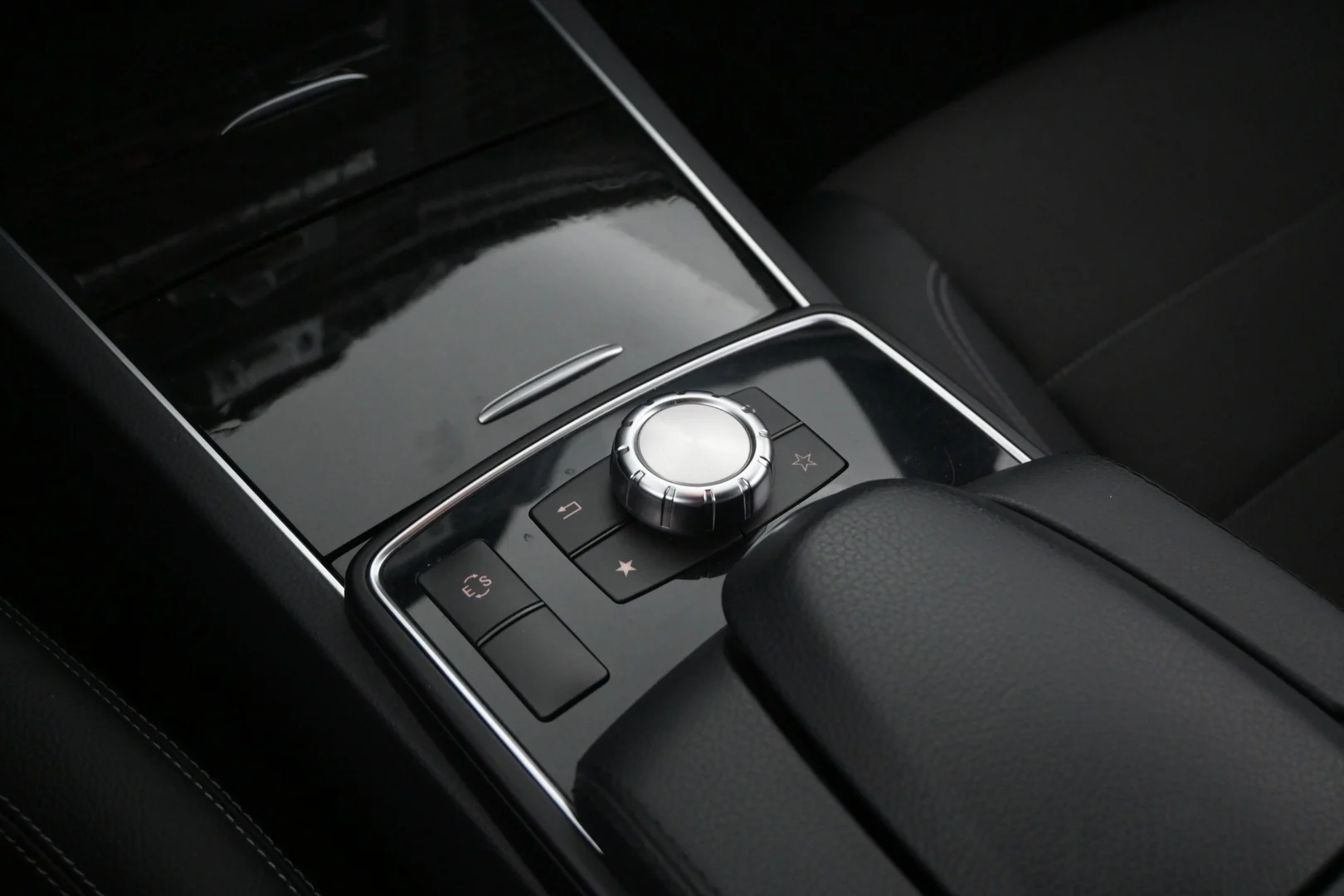 Car Image - 73MH907UkaLdPniDMmT5uR