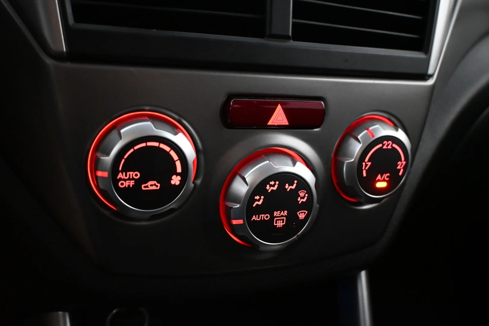 Car Image - Ka4eQhYhxUt00tCb7ZRjV