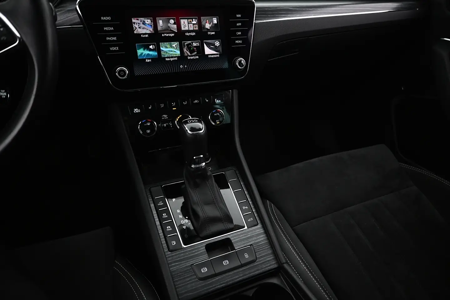 Car Image - 18XN1WL3c4vSF55U1BgOzL