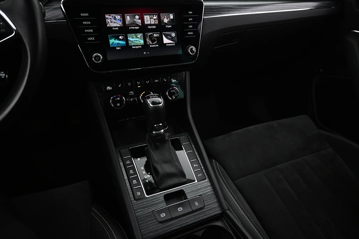 Car Image - 18XN1WL3c4vSF55U1BgOzL